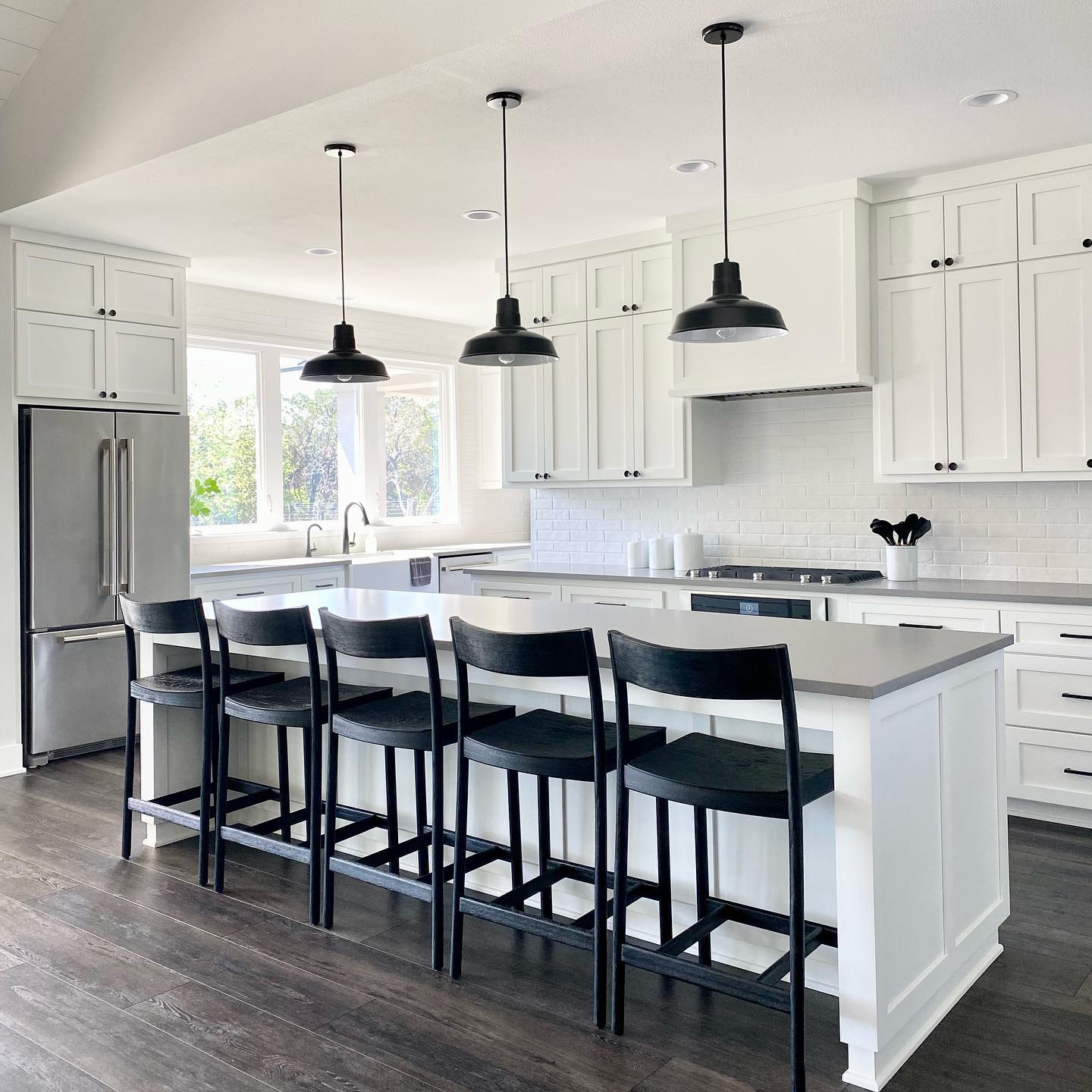 kitchen colors with white cabinets
