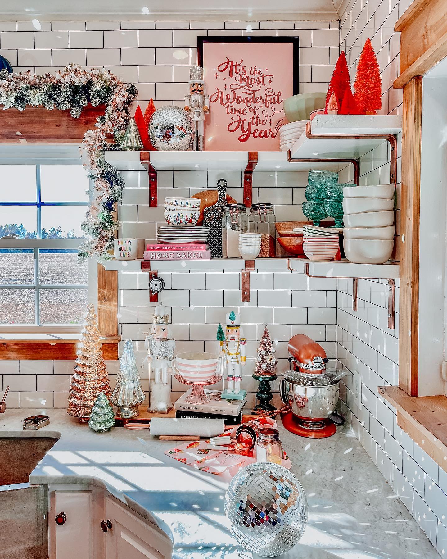 90s Christmas Kitchen Decor Ideas